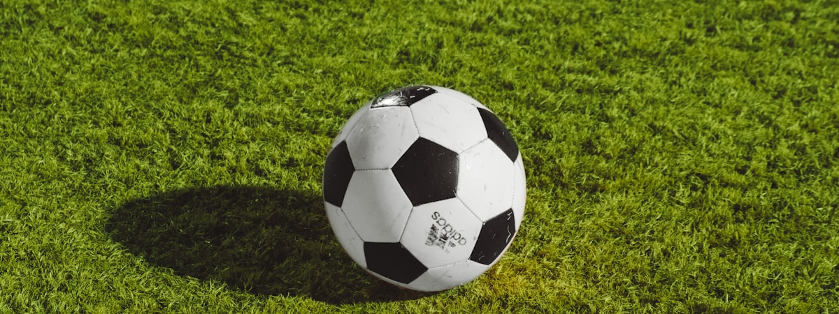 本周十佳进球精彩瞬间合集 - 包含倒钩、远射、凌空抽射等多种进球方式